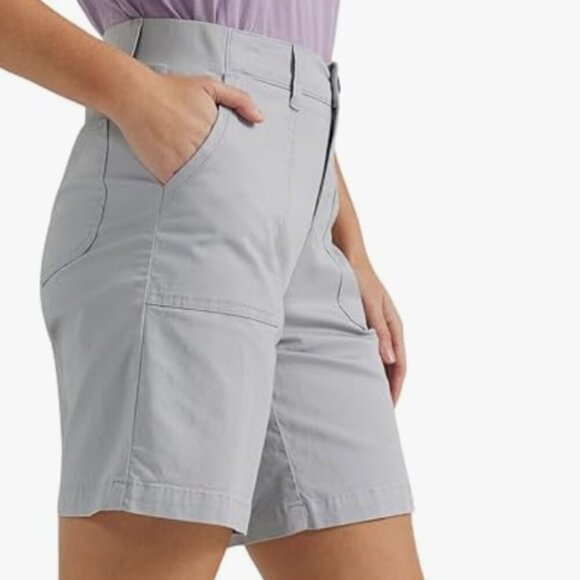 NWT Lee womens Ultra Lux Comfort With Flex-to-go Utility Bermuda Short, gray - Picture 2 of 7